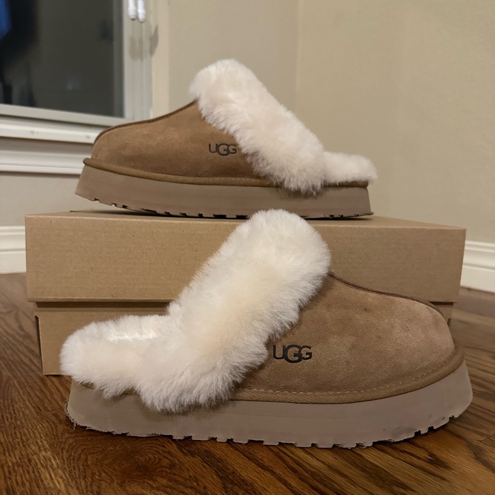 UGG Disquette Slipper Size 9